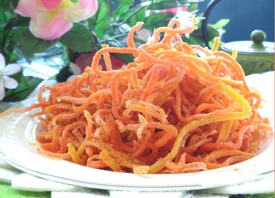 Mứt cà rốt khi làm xong ăn vào có cảm giác dẻo ngọt, mềm ngon 