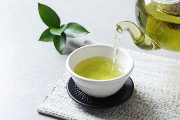 Hoàn thành các bước nấu nước trà xanh 